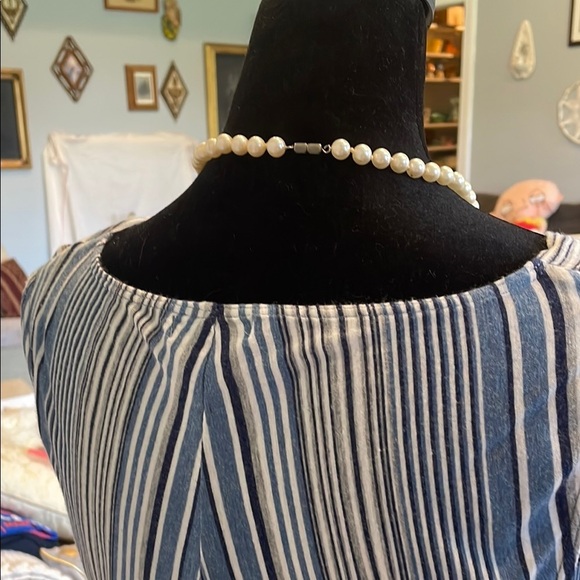 Striped V-Neck Sleeveless Top - Picture 3 of 3